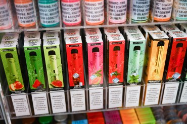 E-Cigs Are Still Flooding the US, Addicting Teens With Higher Nicotine Doses
