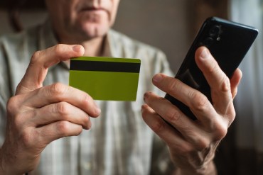 Banks Are Becoming Bulwarks Against Scams for Vulnerable Seniors