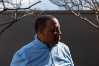 Pacientes negros visten elegante y hablan distinto para evitar prejuicios cuando van al médico