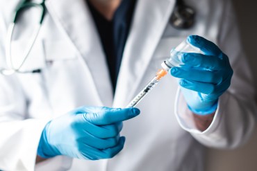 Dramática baja de enfermedades por virus comunes, ¿significa máscaras para siempre?