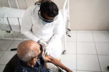 Aprendiendo a vivir de nuevo: cómo se recuperan pacientes graves de covid
