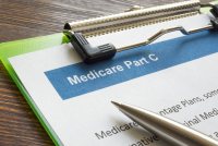 Cansados de pelear con las aseguradoras, hospitales ofrecen sus propios planes Medicare Advantage