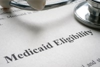 La búsqueda de Trump de inscritos indocumentados en Medicaid arroja muy pocos infractores