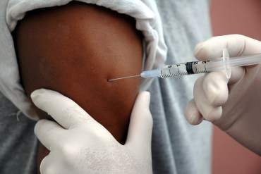 ‘Into the Covid ICU’: A New Doctor Bears Witness to the Isolation, Inequities of Pandemic