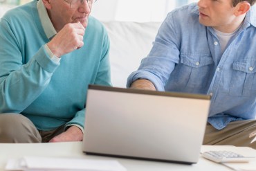 Tips para ayudar a los padres mayores que se resisten a recibir ayuda o consejos