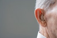 Demócratas proponen ampliar beneficios de Medicare para la audición. ¿Qué pueden esperar los consumidores?