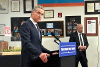 Newsom ajusta su discurso sobre la salud de inmigrantes enfocado en una posible candidatura presidencial