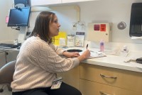 Nuevas reglas federales de Medicaid exigen un mes de trabajo. Algunos estados piden más