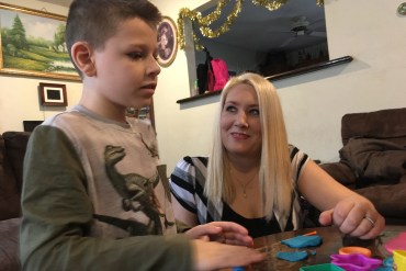 Desesperados, renuncian a la custodia de sus hijos para que reciban atención mental