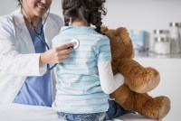 Confusión deja a niños de bajos ingresos en un limbo de atención de salud