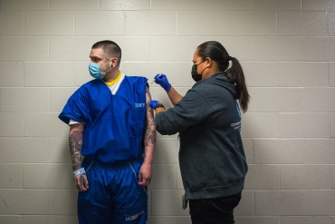 No hay que sufrir efectos secundarios con la vacuna contra covid para estar protegido